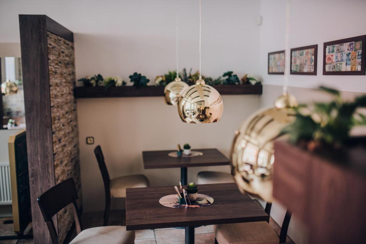 Point Pension Brno Bagian luar foto