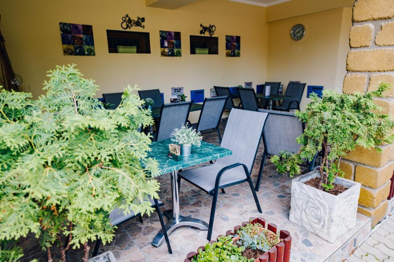 Point Pension Brno Bagian luar foto