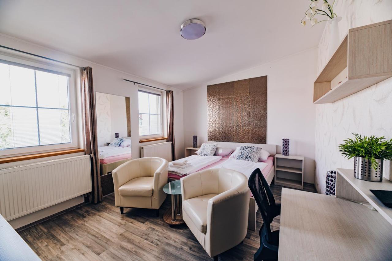 Point Pension Brno Bagian luar foto