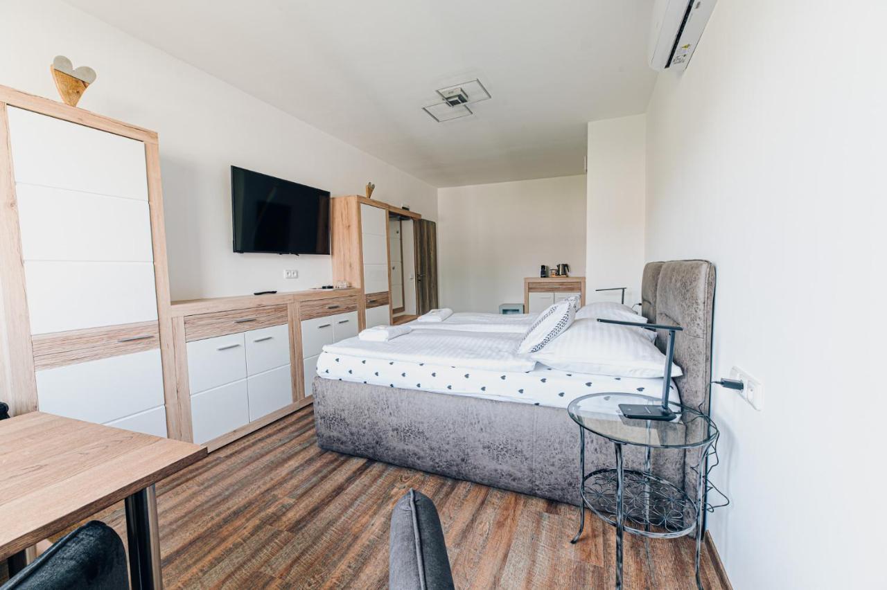 Point Pension Brno Bagian luar foto