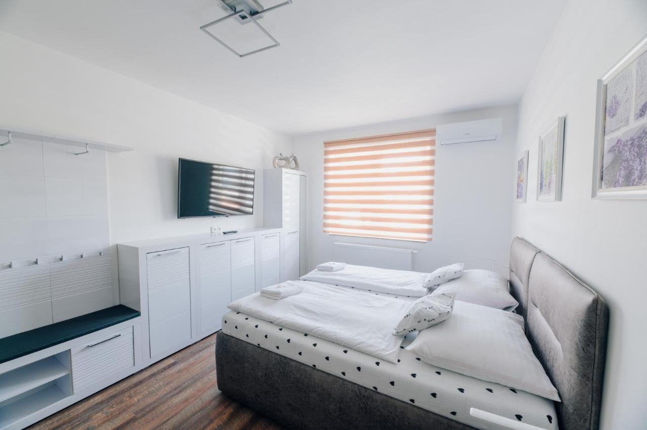 Point Pension Brno Bagian luar foto