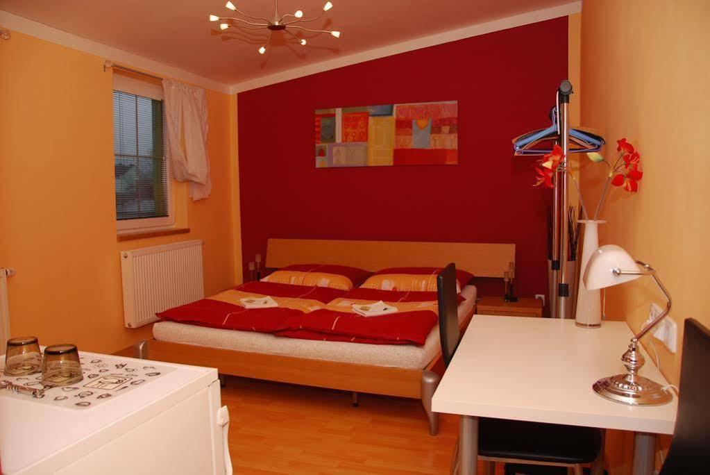 Point Pension Brno Bagian luar foto